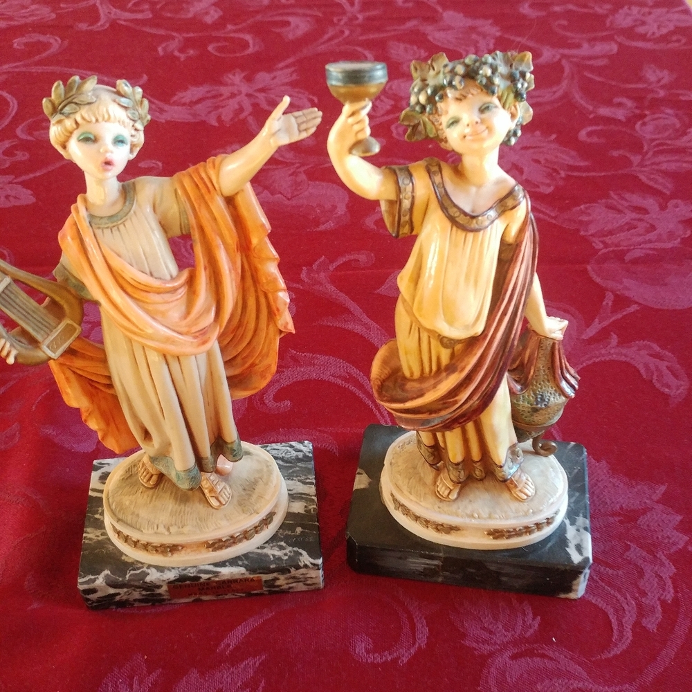 VINTAGE GENIUNE CARRABA STATUES